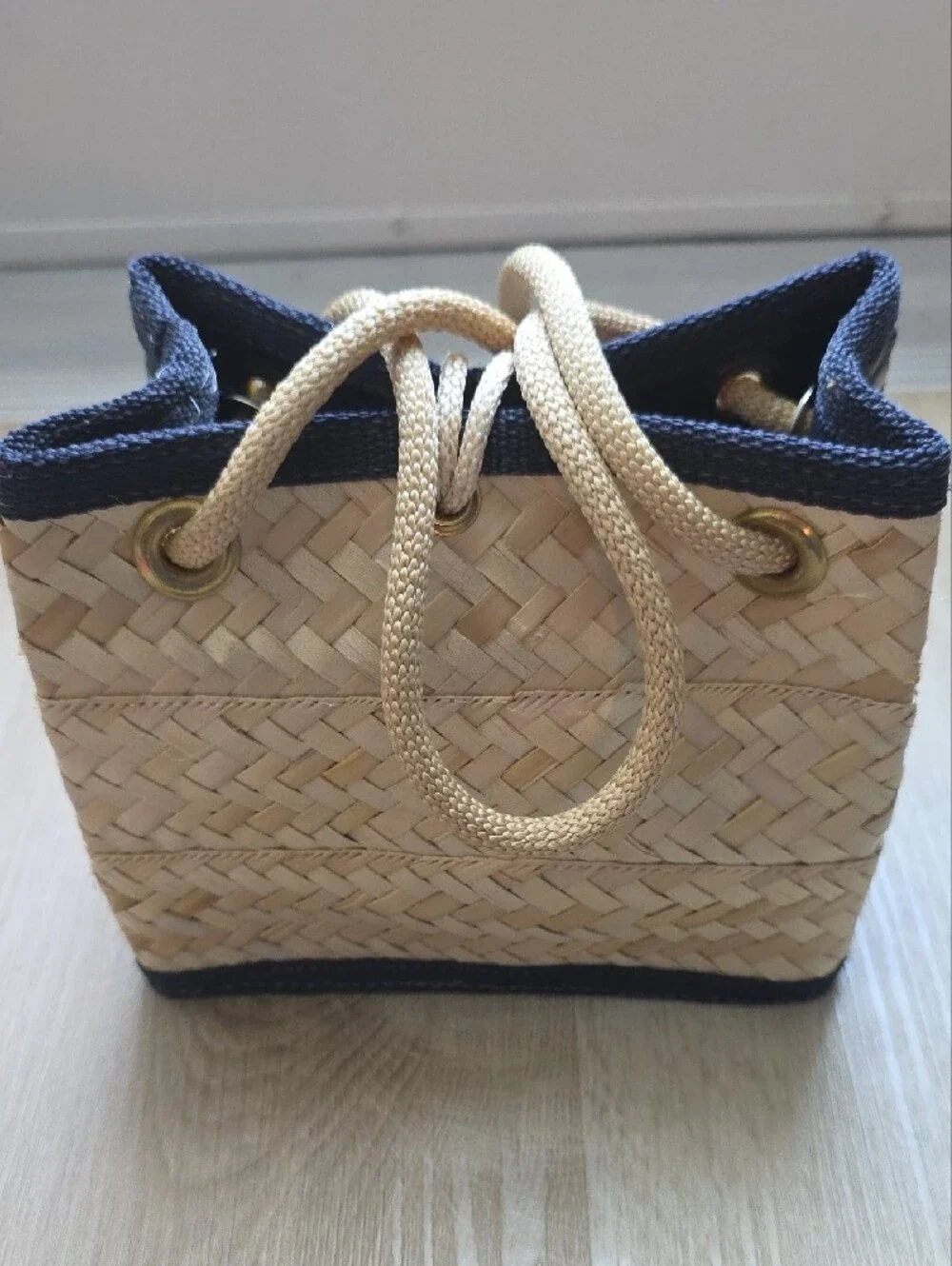Eldena’s Collection Mini Navy Blue Croc Embossed Straw Tote Bag - Picture 8 of 9